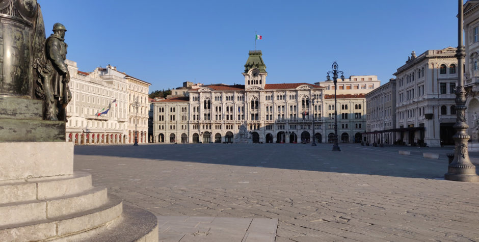 Piazza Unità Trieste, Municipio