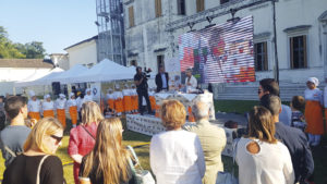 Persone in festa