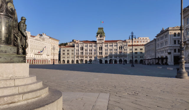 Piazza Unità Trieste, Municipio