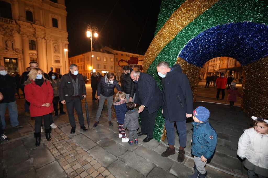 Accensione albero Natale Piazza Vittoria